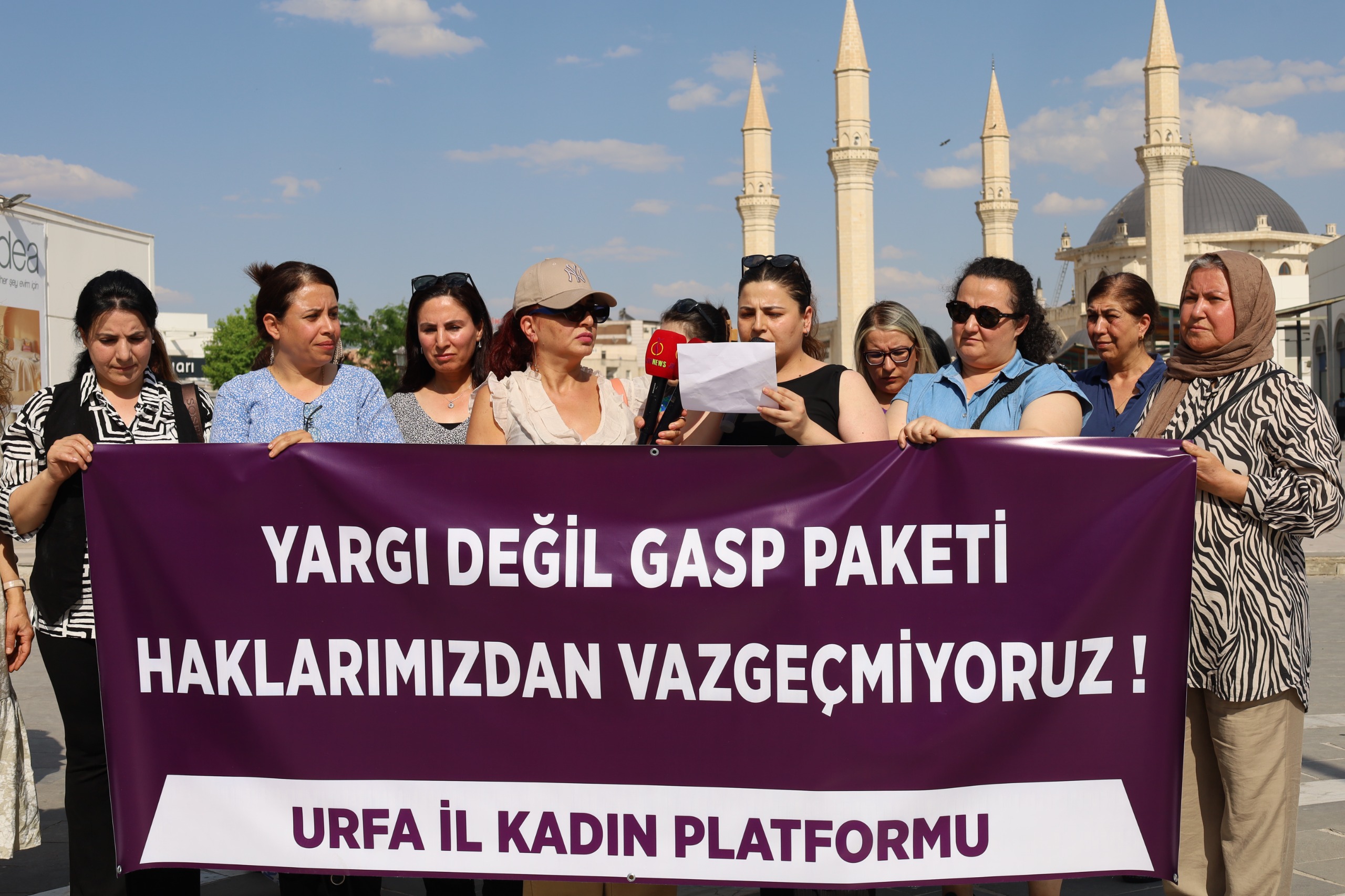 Urfa’da yargı paketine karşı eylem: “LGBTİ+’ların hakları pazarlık konusu yapılamaz” Kaos GL - LGBTİ+ Haber Portalı