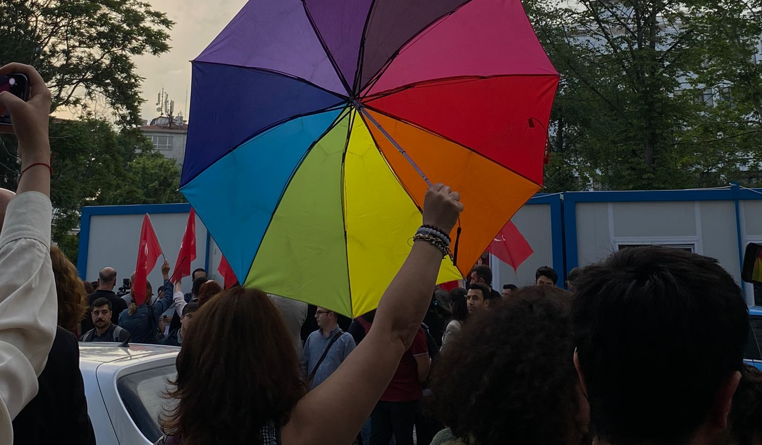 Vatan Partisi iş başında: Ankara Barosu’nun Onur Ayı etkinliğini hedef gösterdiler Kaos GL - LGBTİ+ Haber Portalı