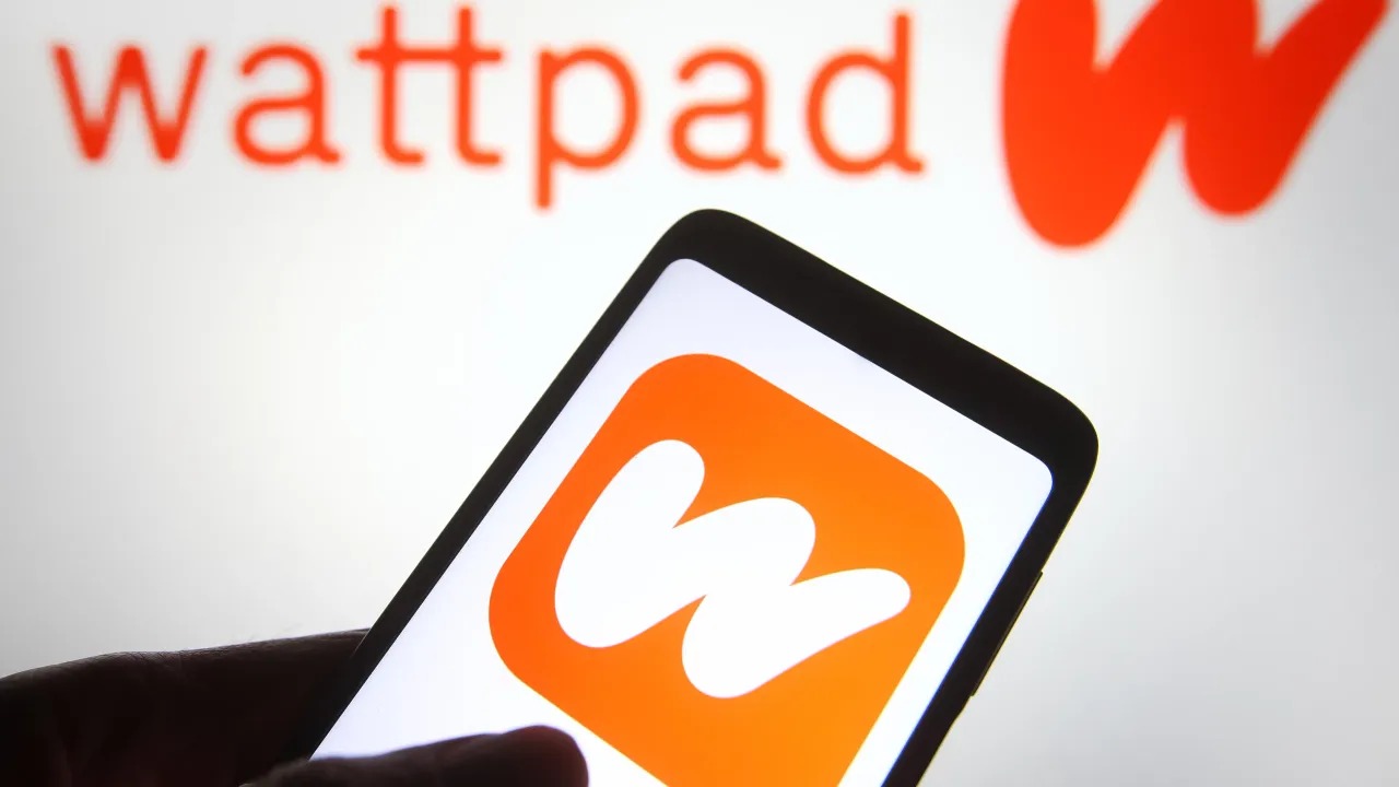 “Wattpad yasağını, Türkiye’de özellikle son yıllarda hızla yükselen kadın düşmanı politikalar ve LGBTİ karşıtlığıyla iç içe yorumlamak gerekiyor” Kaos GL - LGBTİ+ Haber Portalı