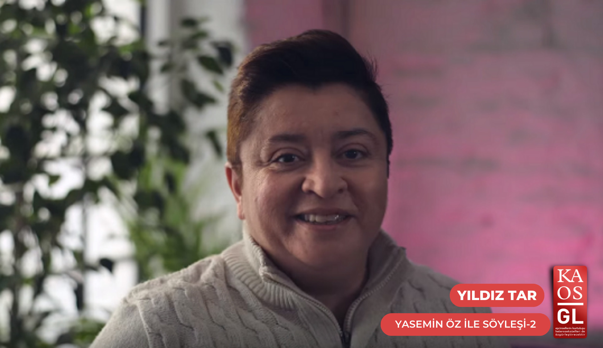 Yasemin Öz: “90’lar toplumsal hareketlerin 80 darbesinden sonra sokağa açılma, hak arama, örgütlenme haline yeni geçtiği dönemler” | Kaos GL - LGBTİ+ Haber Portalı Gökkuşağı Forumu Köşe Yazısı