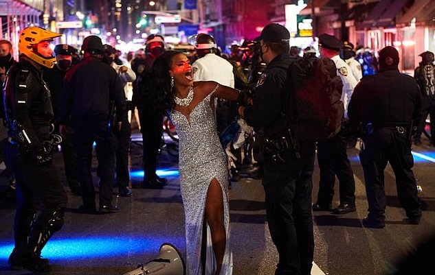“Yürümemize izin vermezseniz Stonewall İsyanı 2’ye hazır olun” Kaos GL - LGBTİ+ Haber Portalı