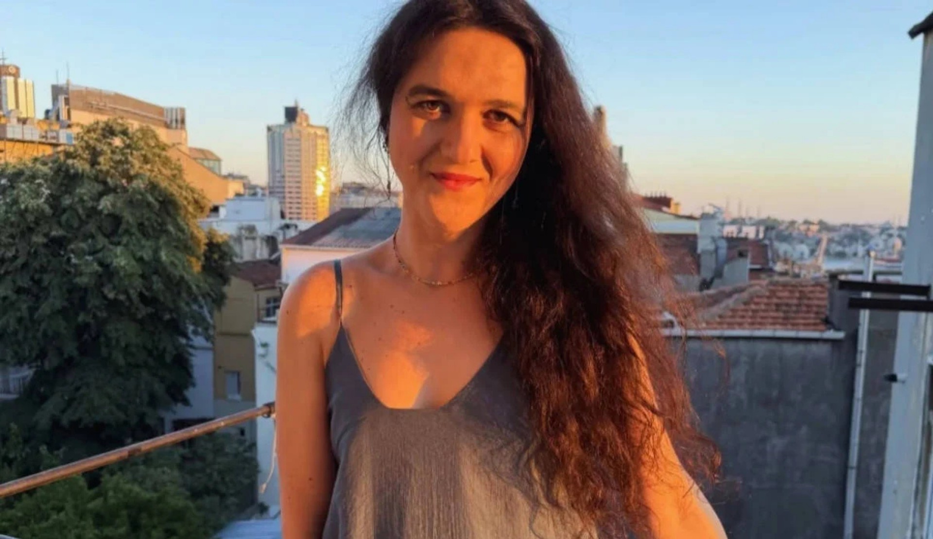 “Zoe Öğretmen ile Dayanışma Platformu” yayında! | Kaos GL - LGBTİ+ Haber Portalı Haber