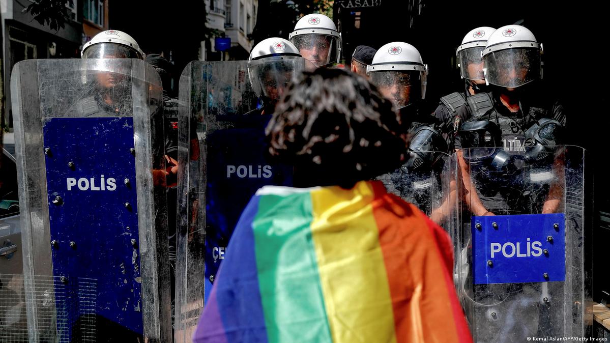 İktidarın savaş tamtamları LGBTİ+ diye çalıyor Kaos GL - LGBTİ+ Haber Portalı