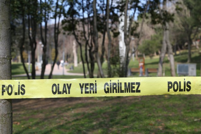 İşte bizim hayatımız: Sokaklar yasak, iş yerleri olay mahalli, evler yıkık, nehirler zehirli, ormanlar yangın yeri! Kaos GL - LGBTİ+ Haber Portalı