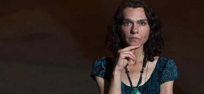 Aslı Erdoğan: İnsanlar ölürken Bach açıp güzel cümleler yazamıyorsun Kaos GL - LGBTİ+ Haber Portalı