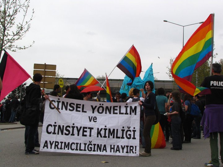 LGBTİ Hakları insan haklarıdır! Kaos GL - LGBTİ+ Haber Portalı