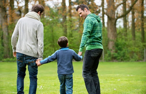 İlk kez bir çocuk TV programı eşcinsel babaları konu alacak Kaos GL - LGBTİ+ Haber Portalı