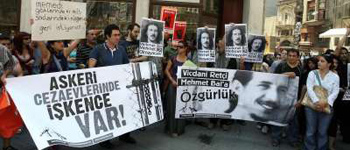 Vicdani retçi Bal'a destek eyleminde gözaltı Kaos GL - LGBTİ+ Haber Portalı