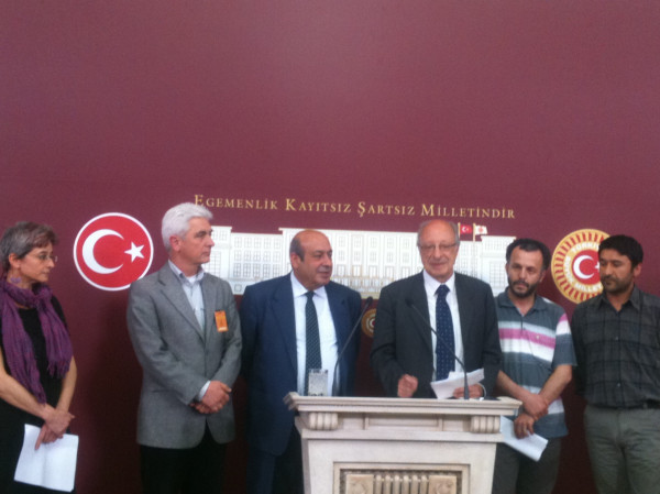 Vicdani Retçiler Anayasa İçin Meclis&rsquo;te Kaos GL - LGBTİ+ Haber Portalı