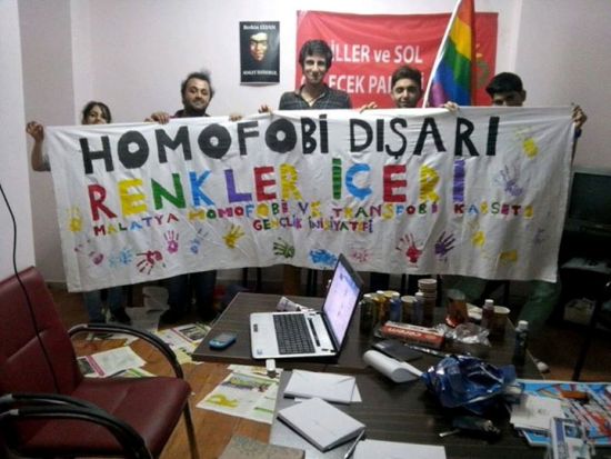 1 Mayıs&rsquo;ta Gökkuşağı Bayraklarıyla Alanlara! Kaos GL - LGBTİ+ Haber Portalı