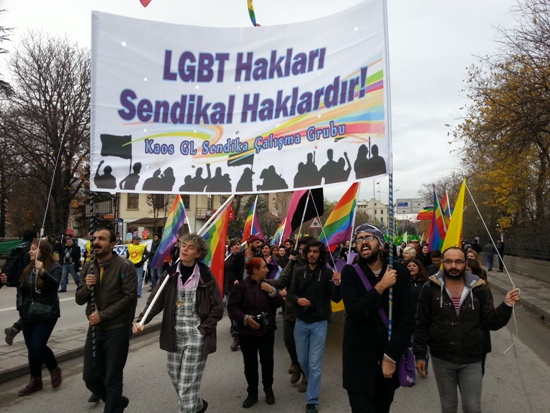 Komşu Fırın&rsquo;da transfobik ayrımcılık: Git müftüyle konuş, yol göstersin! Kaos GL - LGBTİ+ Haber Portalı