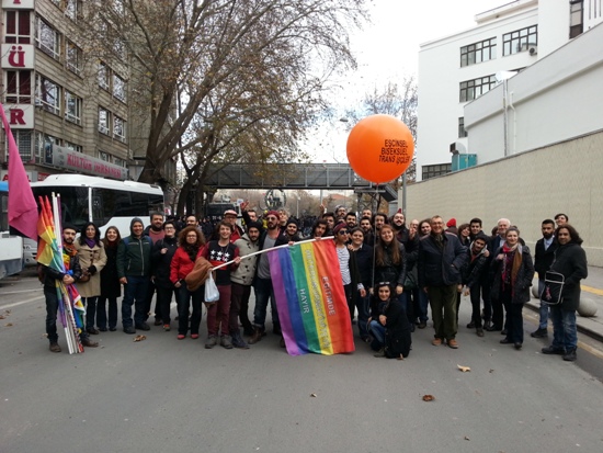 Eşcinsel, biseksüel, trans işçiler vardır! Kaos GL - LGBTİ+ Haber Portalı