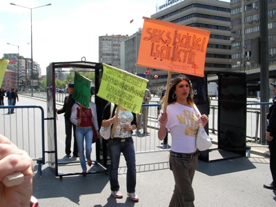 Seks İşçilerinden Çifte Vergi! Kaos GL - LGBTİ+ Haber Portalı
