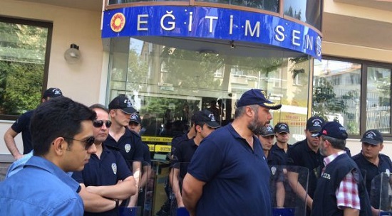 Eğitim-Sen&rsquo;e polis baskını: &lsquo;Savaş konsepti devrede!&rsquo; Kaos GL - LGBTİ+ Haber Portalı