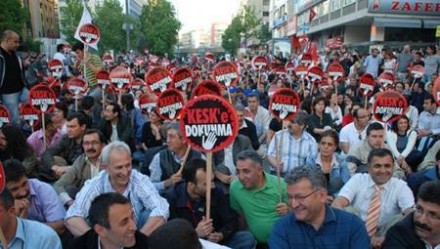 KESK'li Sendikacılar Serbest!  Kaos GL - LGBTİ+ Haber Portalı