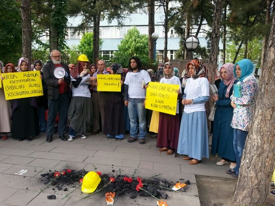 Ankara İlahiyat Öğrencileri: &lsquo;Kader&rsquo; Değil Kapitalizm! Kaos GL - LGBTİ+ Haber Portalı