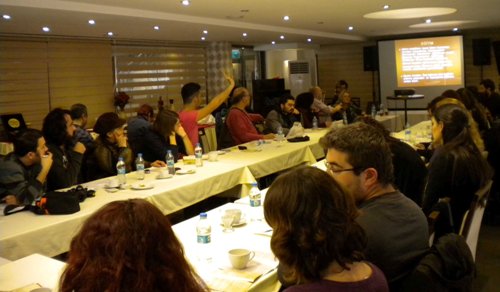 Siyah Pembe Üçgen, İzmir&rsquo;de Eşitlik Forumu Düzenledi Kaos GL - LGBTİ+ Haber Portalı