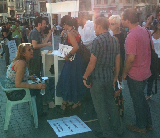 Sosyalist EBT Güvenceli İş İçin Masa Açıyor Kaos GL - LGBTİ+ Haber Portalı