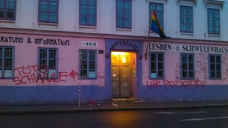 Viyana&rsquo;nın LGBT evi Rosa Lila Villa&rsquo;ya homofobik grafiti Kaos GL - LGBTİ+ Haber Portalı