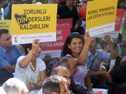 Zorunlu Din Dersi! Kaos GL - LGBTİ+ Haber Portalı