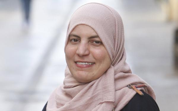 Fatima Taleb eşcinsel çiftin nikahını kıydığı için eleştirildi Kaos GL - LGBTİ+ Haber Portalı