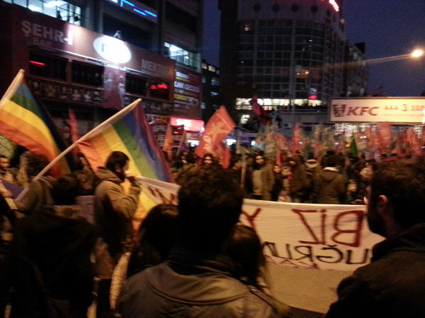 &lsquo;Heteroseksist Eğitime Hayır&rsquo; Diyenler de Yürüdü Kaos GL - LGBTİ+ Haber Portalı