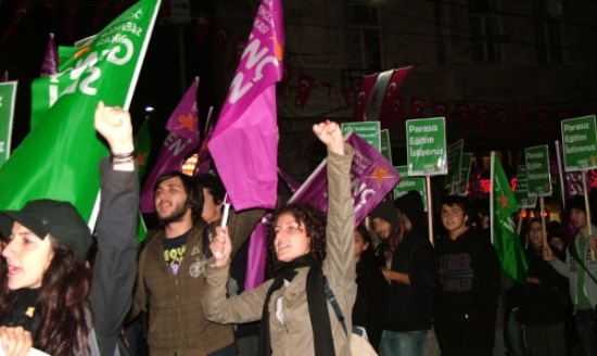 Türkiye&rsquo;de 500 Öğrenci Tutuklu, Sendikaları Yasaklı Kaos GL - LGBTİ+ Haber Portalı