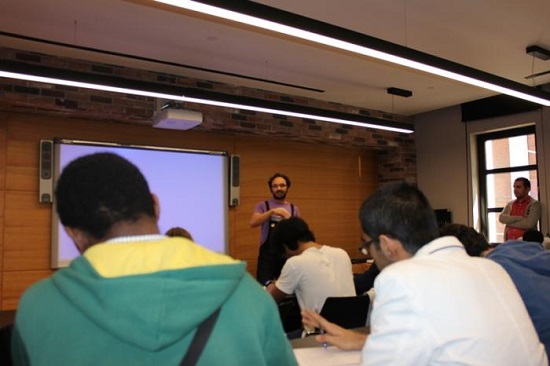 Pembe Hayat İpek Üniversitesi&rsquo;ndeydi Kaos GL - LGBTİ+ Haber Portalı