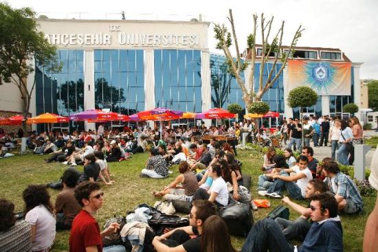 Yönelim Değil Tercih Rehberi  Bahçeşehir Sinema Kaos GL - LGBTİ+ Haber Portalı