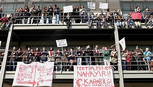 Bilgi'de Üç Katlı Eylem Kaos GL - LGBTİ+ Haber Portalı