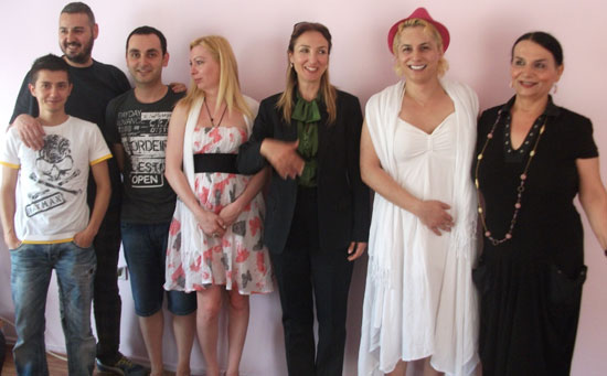 CHP Milletvekili Adayı Nazlıaka Pembe Hayat'taydı Kaos GL - LGBTİ+ Haber Portalı