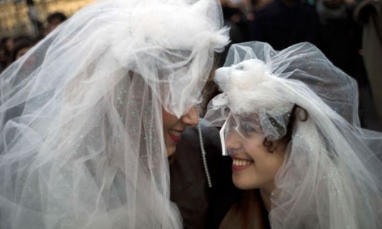 İngiltere Eşcinsel Evliliği Onayladı, Evlilik Eşitliğini Değil Kaos GL - LGBTİ+ Haber Portalı