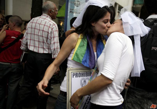 Arjantin&rsquo;de Eşcinseller Evleniyor Kaos GL - LGBTİ+ Haber Portalı