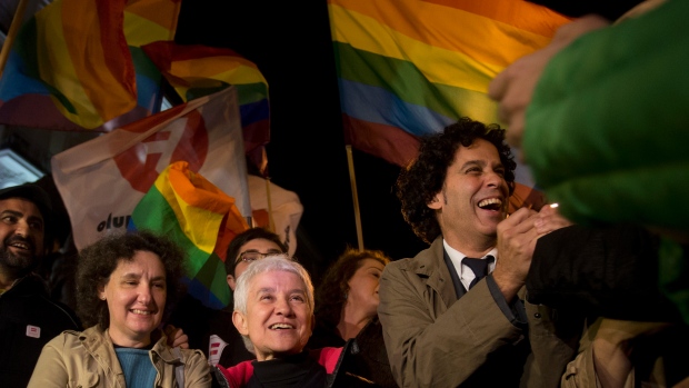 İspanya&rsquo;dan Eşcinsel Evliliğe Onay Kaos GL - LGBTİ+ Haber Portalı