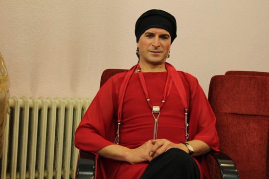 İhsan Hala: İster herkese veririm, ister patlatırım ayol! | Kaos GL - LGBTİ+ Haber Portalı