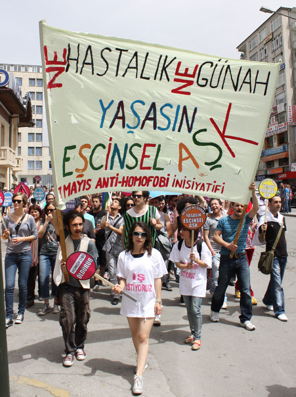 Pembe Hayat Derneği Umut Göktuğ İçin Mecliste! Kaos GL - LGBTİ+ Haber Portalı