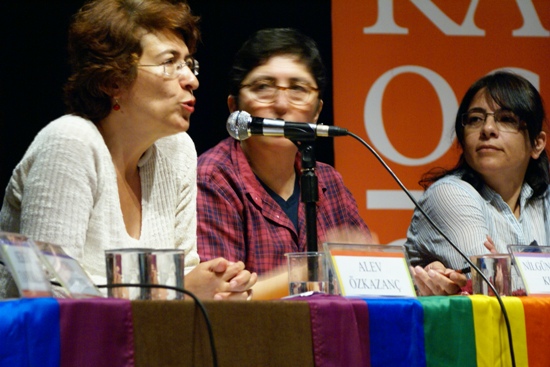 Alev Özkazanç: Normları alt üst etme şansına sahibiz Kaos GL - LGBTİ+ Haber Portalı