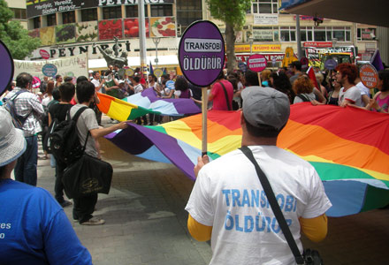 Polis Ankara&rsquo;da Translara Vahşice Saldırdı Kaos GL - LGBTİ+ Haber Portalı