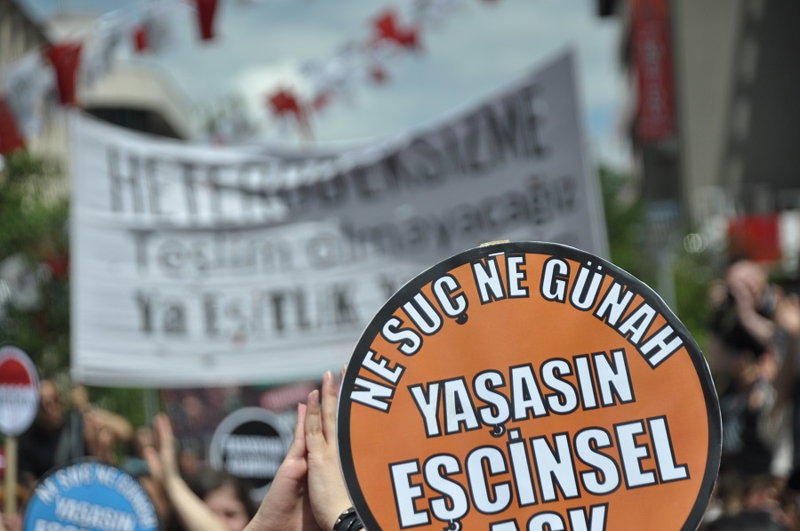 2015&rsquo;te LGBTİ&rsquo;lere yönelik 32 nefret saldırısı basına yansıdı! Kaos GL - LGBTİ+ Haber Portalı