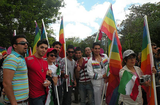 Kaos GL&rsquo;den Sığınmacı ve Mülteci LGBT Bireyler Raporu Kaos GL - LGBTİ+ Haber Portalı