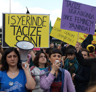Homofobiye Karşı Kadınlar Buluşuyor! Kaos GL - LGBTİ+ Haber Portalı