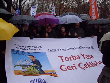   KESK Eylemine Polis Saldırısı Kaos GL - LGBTİ+ Haber Portalı