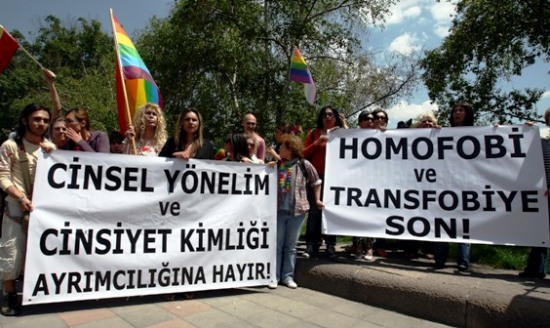 Referandum Sürecindeki Anayasa Tartışmalarında LGBT&rsquo;ler Ne Diyor? Kaos GL - LGBTİ+ Haber Portalı