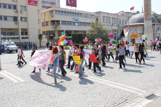 İzmir&rsquo;in 1 Mayıs&rsquo;ı Sesini Gündoğdu&rsquo;da Yükseltti Kaos GL - LGBTİ+ Haber Portalı