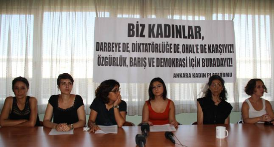 "Biz kadınlar, darbeye de, OHAL&rsquo;e de, diktatörlüğe de karşıyız!" Kaos GL - LGBTİ+ Haber Portalı