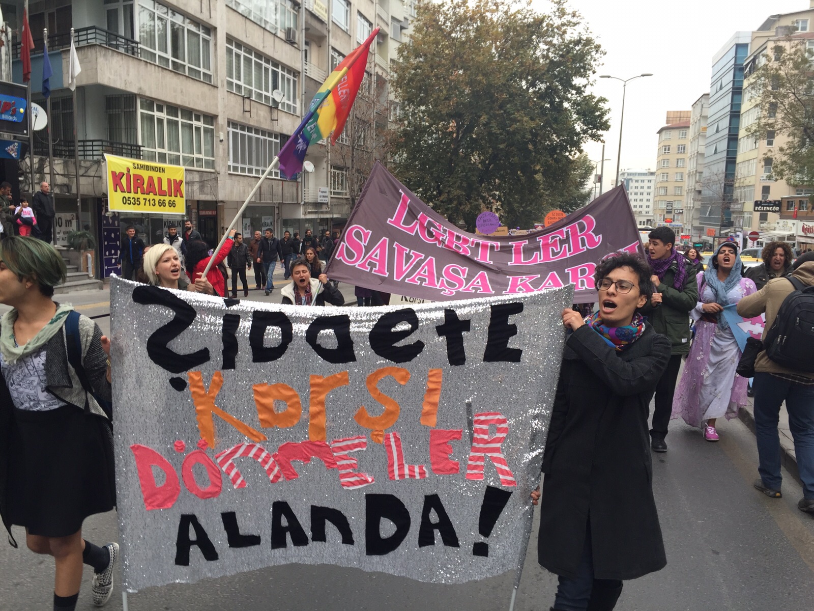 Ankaralı kadınlardan barış ve özgürlük yürüyüşü Kaos GL - LGBTİ+ Haber Portalı