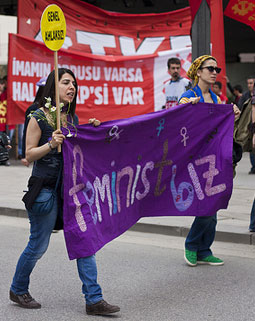 Kadınlar, Kadın Cinayetlerine Karşı Nöbet Tutacak Kaos GL - LGBTİ+ Haber Portalı