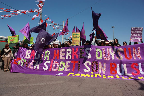 Erkek şiddetine karşı Yüksel’de ‘yaşam nöbeti’ Kaos GL - LGBTİ+ Haber Portalı