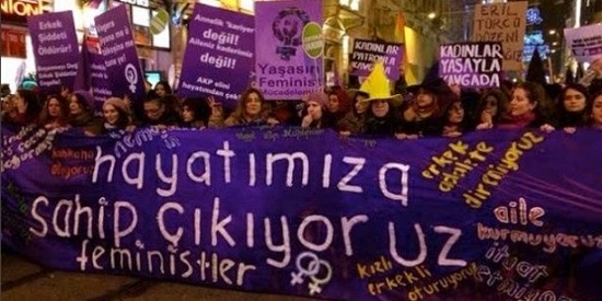 Kadınlar terazisi şaşmış yargıya müdahale ediyor! Kaos GL - LGBTİ+ Haber Portalı
