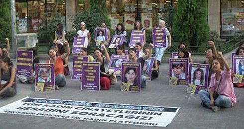 Kadınlar, Kadın Katline Karşı Yasta Değil İsyanda Kaos GL - LGBTİ+ Haber Portalı
